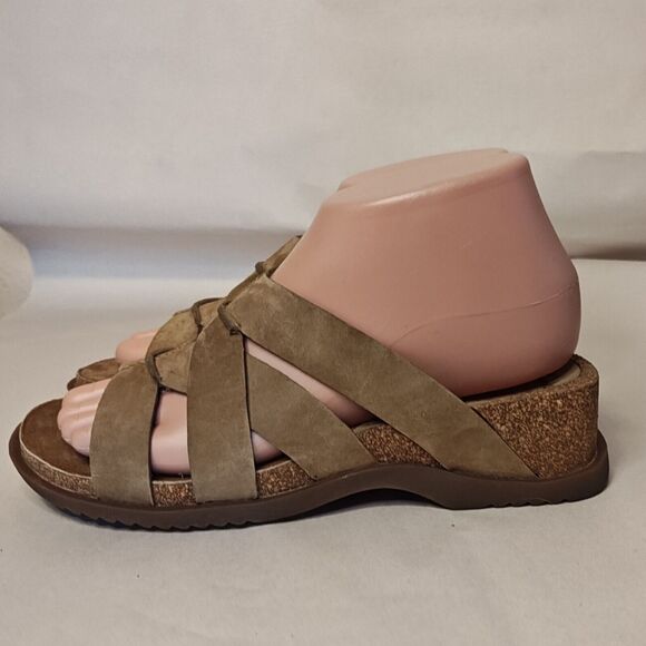 Clarks Greige Nub Mendocino Natural Slip on Sandals Size 6 M Strappy Cork - Picture 4 of 11